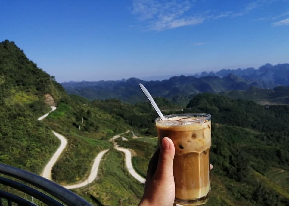 Coffee with Quan Ba Heaven Gate view